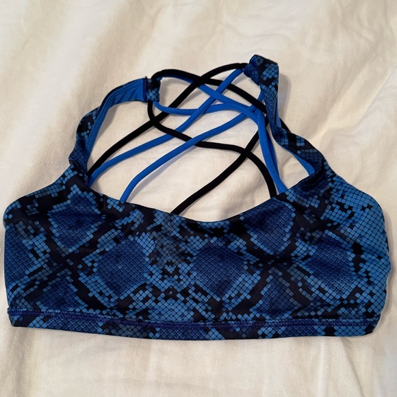 Lululemon Free To Be *Wild sports bra electric blue size 5 - Picture 3 of 4